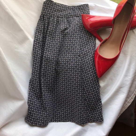 GAP Dresses & Skirts - Adorable Gap skirt w/ pockets!